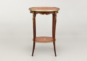 картинка Старинная подставка-этажерка салоне старинных вещей "Шебби" являющийся официальным дистрибьютором в России и Беларуси