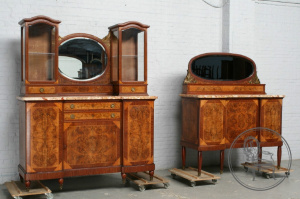 картинка Антикварный набор мебели из ореха, буфет и комод с зеркалом салоне старинных вещей "Шебби" являющийся официальным дистрибьютором в России и Беларуси