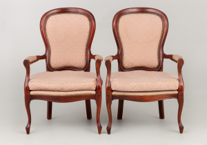 картинка Старинное кресло (2 шт.) салоне старинных вещей "Шебби" являющийся официальным дистрибьютором в России и Беларуси