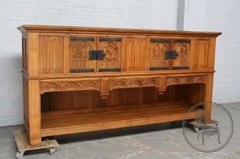 Антикварный комод в готическом стиле код. BE4097582