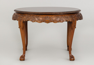 картинка Cтаринный столик салоне старинных вещей "Шебби" являющийся официальным дистрибьютором в России и Беларуси