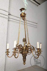 картинка Антикварная бронзовая люстра с маскаронами салоне старинных вещей "Шебби" являющийся официальным дистрибьютором в России и Беларуси