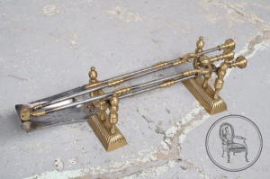 картинка Антикварный набор для камина салоне старинных вещей "Шебби" являющийся официальным дистрибьютором в России и Беларуси