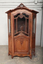 Антикварная дубовая витрина с фигурными опорами код. BE4096743