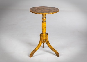 картинка Старинный столик - подставка из березы салоне старинных вещей "Шебби" являющийся официальным дистрибьютором в России и Беларуси