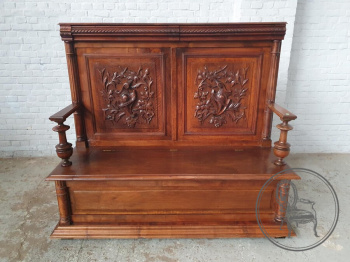 Антикварная скамья в классическом стиле с цветочно-растительной резьбой код. BE107487