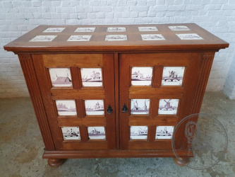 Старинный комод, декорированный антикварной плиткой (1880) код. BE106966