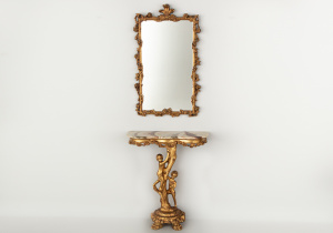 картинка Старинный консольный столик с зеркалом салоне старинных вещей "Шебби" являющийся официальным дистрибьютором в России и Беларуси