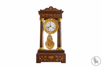 Антикварные часы из красного дерева с маркетри и позолотой код. VS102340