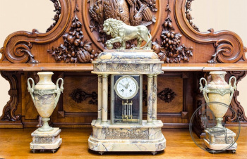 Антикварные каминные часы с вазами (2 шт.) код. VS1080