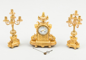 картинка Старинные каминные часы с канделябрами салоне старинных вещей "Шебби" являющийся официальным дистрибьютором в России и Беларуси