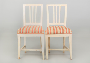 картинка Старинные стулья (2 шт.) салоне старинных вещей "Шебби" являющийся официальным дистрибьютором в России и Беларуси