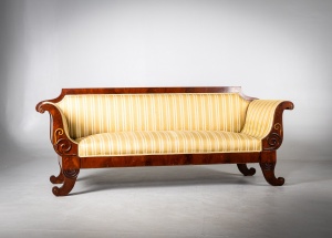 Антикварный диван из красного дерева в стиле бидермейер (Biedermeier) код.&nbsp;RM4165871