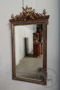 картинка Старинное зеркало салоне старинных вещей "Шебби" являющийся официальным дистрибьютором в России и Беларуси