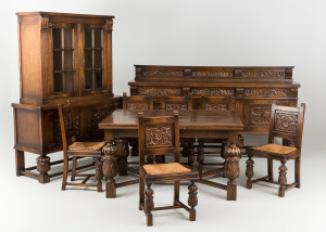 картинка Старинная мебель для столовой салоне старинных вещей "Шебби" являющийся официальным дистрибьютором в России и Беларуси