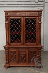 Антикварный книжный шкаф-витрина с резными маскаронами код. BE4166037