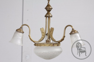 картинка Старинная люстра в стиле Людовика XVI салоне старинных вещей "Шебби" являющийся официальным дистрибьютором в России и Беларуси