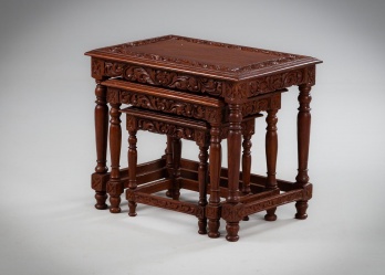 Старинный комплект приставных столиков (3 шт.) из тика код. RM4132257