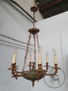 картинка Старинная бронзовая люстра салоне старинных вещей "Шебби" являющийся официальным дистрибьютором в России и Беларуси