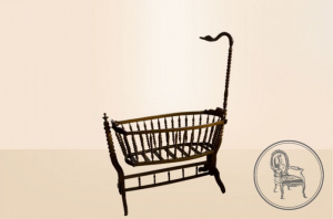 картинка Антикварная детская кроватка салоне старинных вещей "Шебби" являющийся официальным дистрибьютором в России и Беларуси