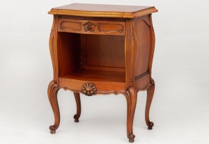 картинка Старинная открытая тумбочка на фигурных резных ножках салоне старинных вещей "Шебби" являющийся официальным дистрибьютором в России и Беларуси