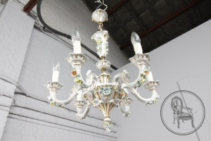 картинка Старинная люстра салоне старинных вещей "Шебби" являющийся официальным дистрибьютором в России и Беларуси
