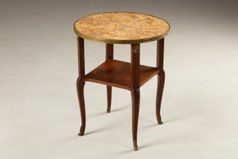 Антикварный приставной столик из красного дерева с мраморной столешницей и бронзовыми накладками код. RM4101699