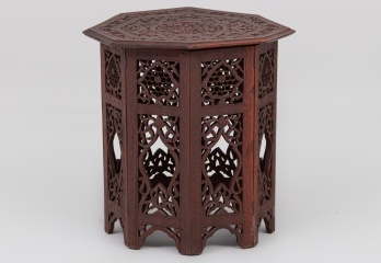 Старинный столик из тика в ориентальном стиле код. RM4101302