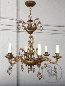 картинка Старинная люстра из литой бронзы салоне старинных вещей "Шебби" являющийся официальным дистрибьютором в России и Беларуси