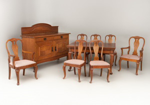 картинка Антикварный столовый гарнитур салоне старинных вещей "Шебби" являющийся официальным дистрибьютором в России и Беларуси