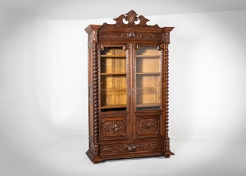 Антикварный книжный шкаф с резьбой код. RM4165974