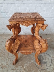 Антикварный резной приставной столик из ореха код. BE4105748
