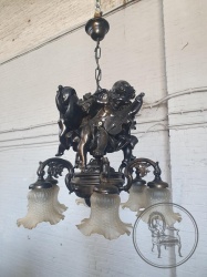 Старинная люстра с фигурками ангелов с музыкальными инструментами код. BE4160189