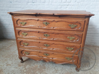 Антикварный дубовый комод середины XIX века с бронзовыми накладками код. BE3259331