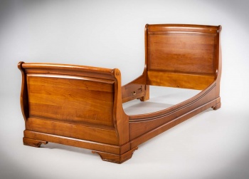 Старинная кровать из бука в стиле Ампир код.&nbsp;RM4165528