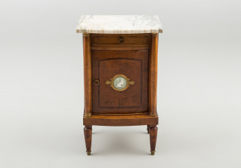 Антикварная тумбочка код. RM32907