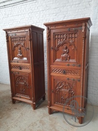 Антикварные дубовые шкафы (2 шт.) в готическом стиле с металлическими элементами код.&nbsp;BE4165574
