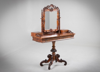 Антикварный косметический столик на одной ножке код.&nbsp;RM4165620