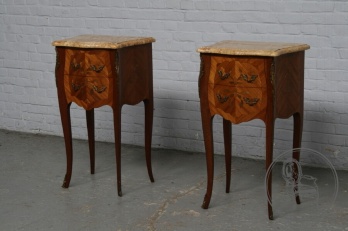 Пара старинных тумбочек из палисандра с маркетри код. BE4109114