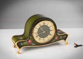 Антикварные часы с украшением корпуса в виде росписи код.&nbsp;RM4165454