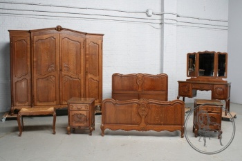 Антикварный резной гарнитур для спальни код. BE4096936