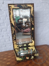 Старинное зеркало в деревянной раме в ориентальном стиле код. BE4153346