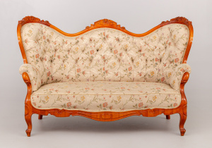 картинка Старинная козетка салоне старинных вещей "Шебби" являющийся официальным дистрибьютором в России и Беларуси