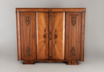 Старинный шкаф код. RM59804