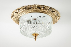 картинка Старинный потолочный светильник из стекла и латуни салоне старинных вещей "Шебби" являющийся официальным дистрибьютором в России и Беларуси