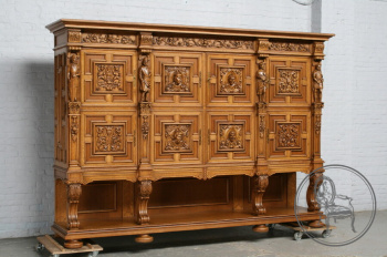 Старинный шкаф код. BE58253