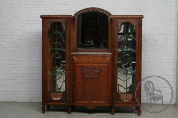 Антикварный буфет с мраморной столешницей и боковыми застекленными стойками код. BE4097707