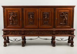 картинка Старинный комод салоне старинных вещей "Шебби" являющийся официальным дистрибьютором в России и Беларуси