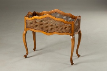 Старинная подставка из бука с ротангом код. RM4101603