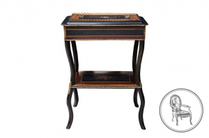 картинка Антикварная жардиньерка салоне старинных вещей "Шебби" являющийся официальным дистрибьютором в России и Беларуси